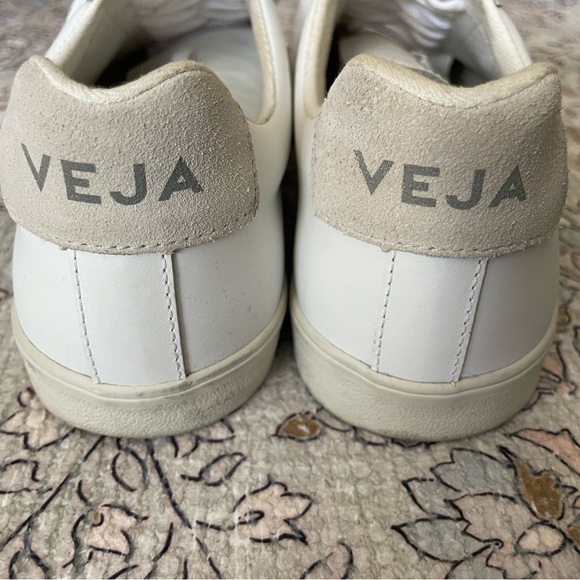 Veja White Sneakers - Picture 4 of 7